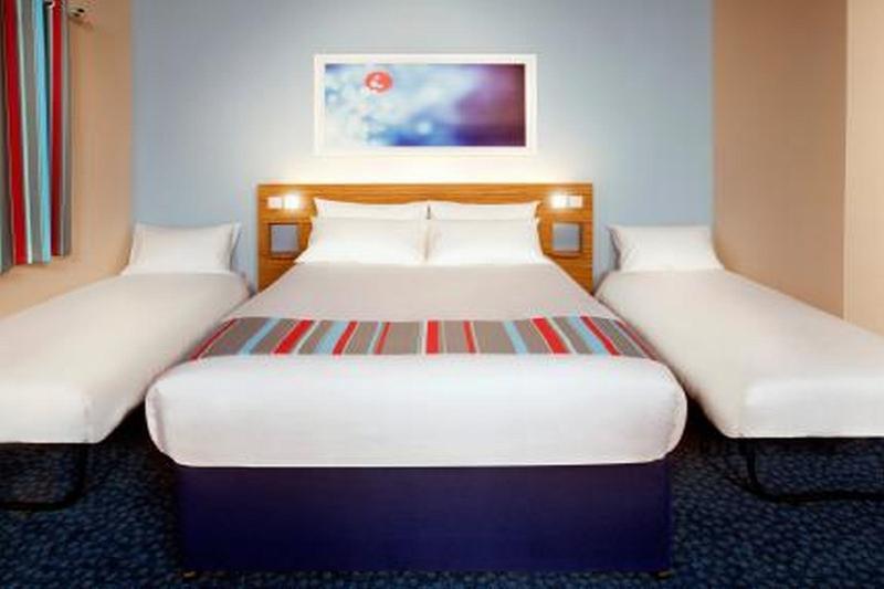 Travelodge Dundee Strathmore Avenue Extérieur photo